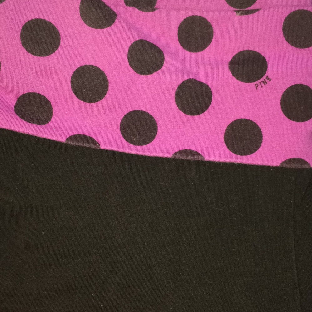 NWOT vs pink original yoga crop pant!
